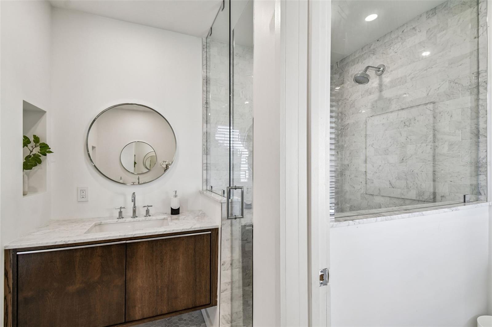 DAVIS ISLANDS PB10 PG52 TO 57 - Residential