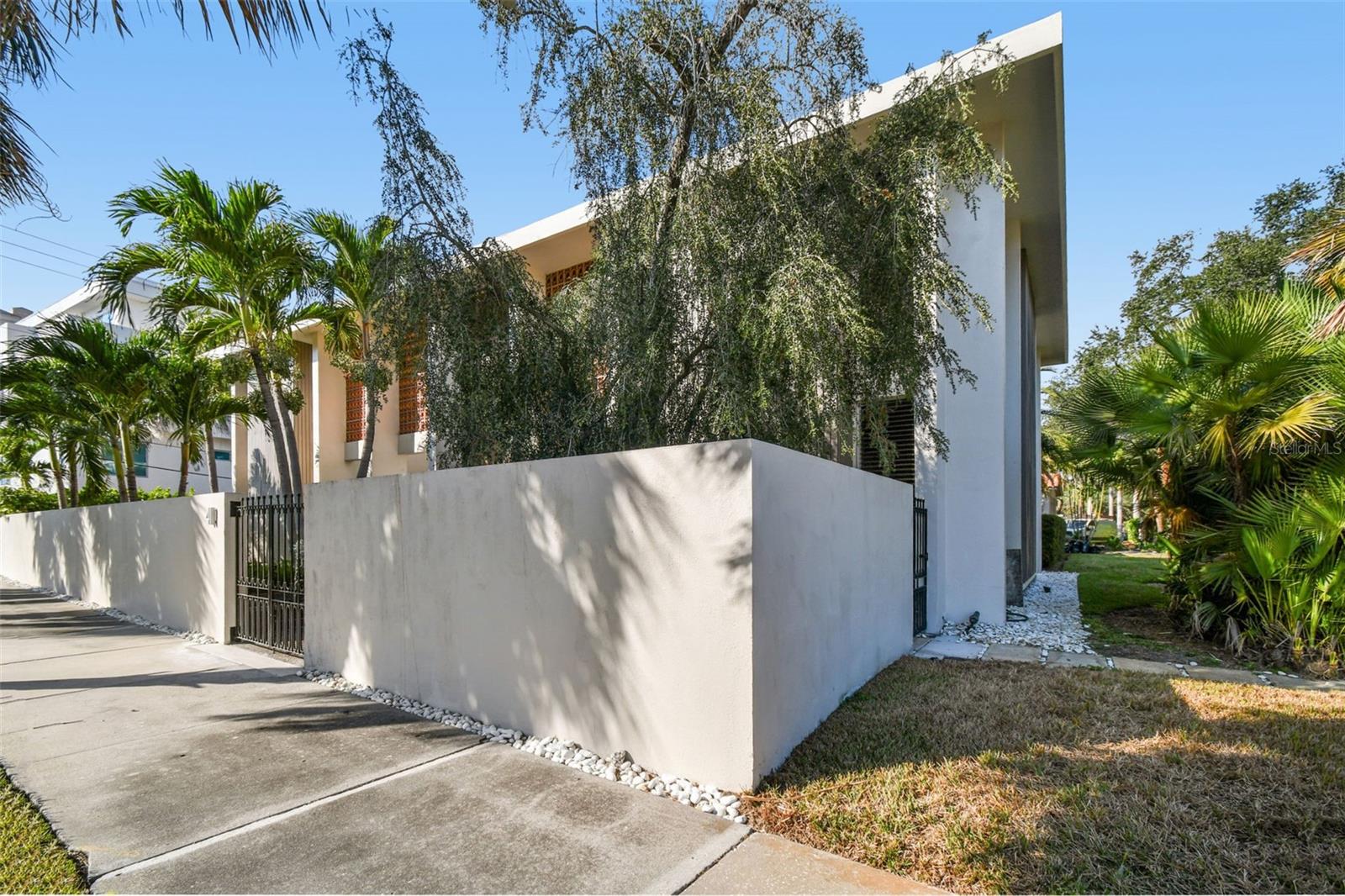 DAVIS ISLANDS PB10 PG52 TO 57 - Residential