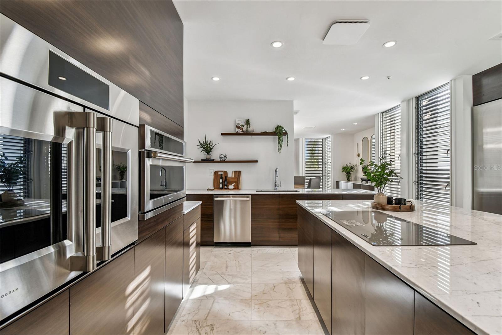 DAVIS ISLANDS PB10 PG52 TO 57 - Residential