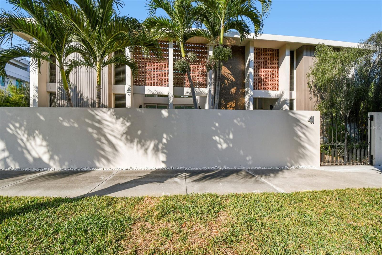 DAVIS ISLANDS PB10 PG52 TO 57 - Residential