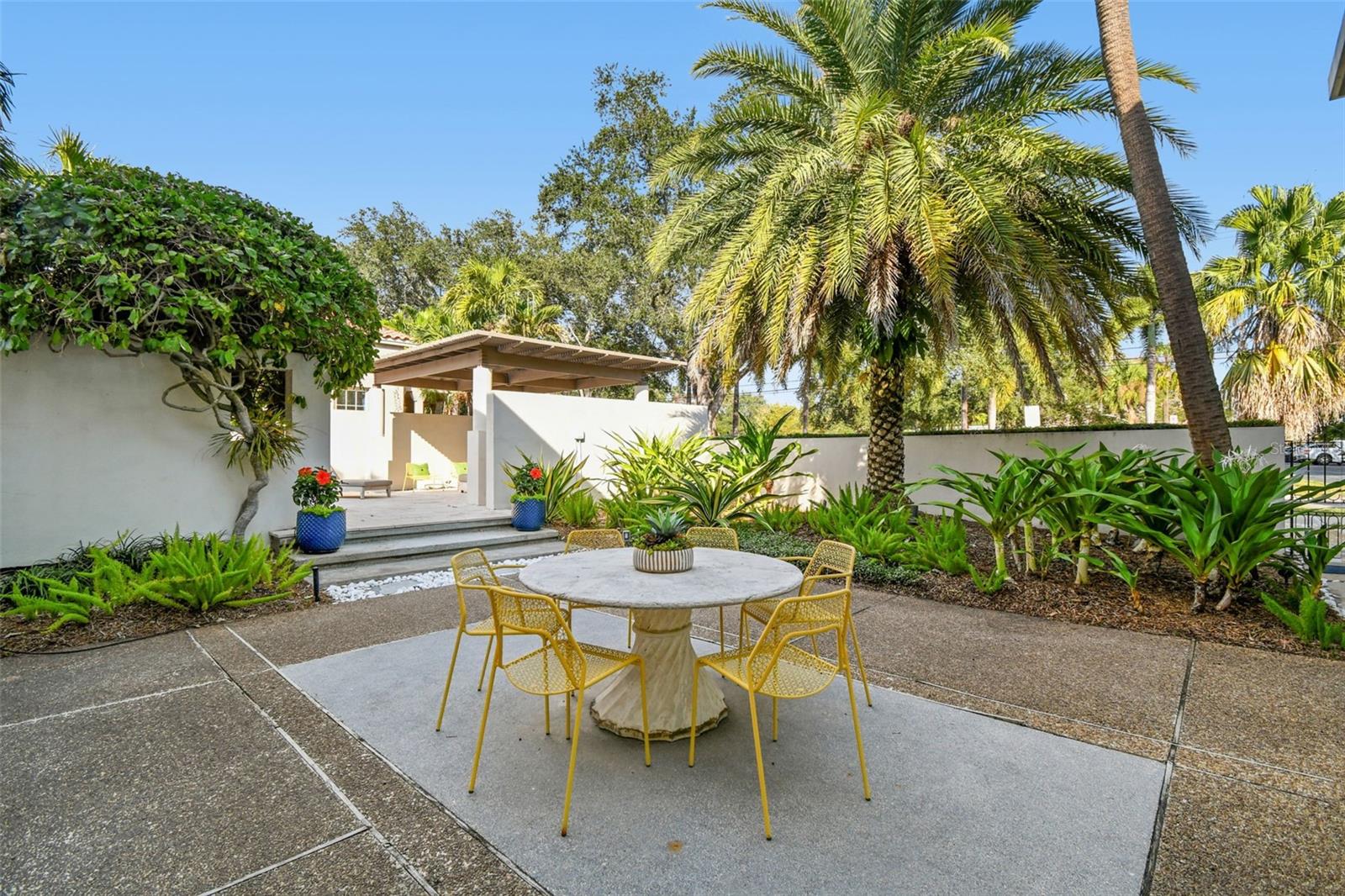 DAVIS ISLANDS PB10 PG52 TO 57 - Residential