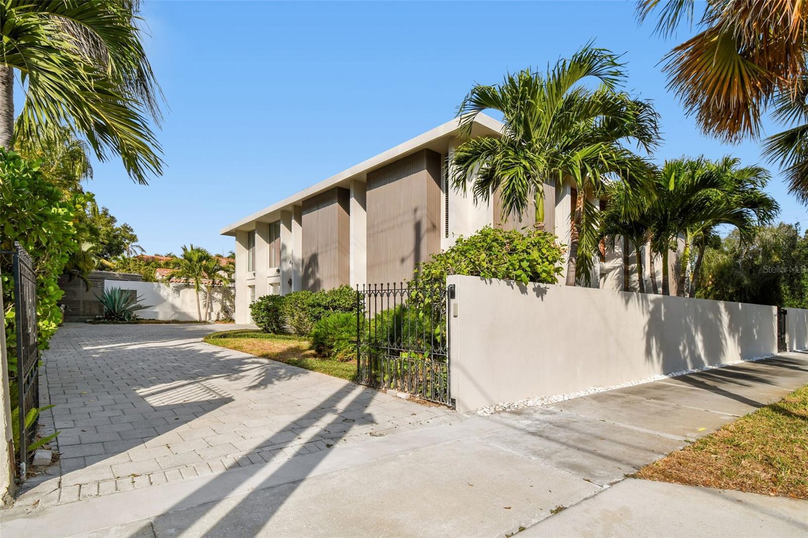 DAVIS ISLANDS PB10 PG52 TO 57 - Residential