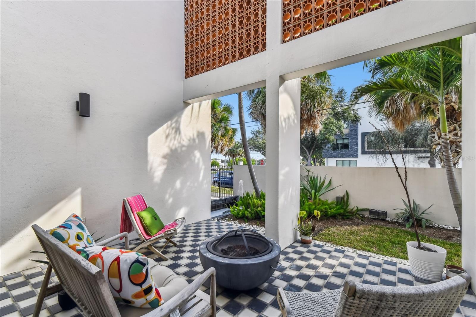 DAVIS ISLANDS PB10 PG52 TO 57 - Residential