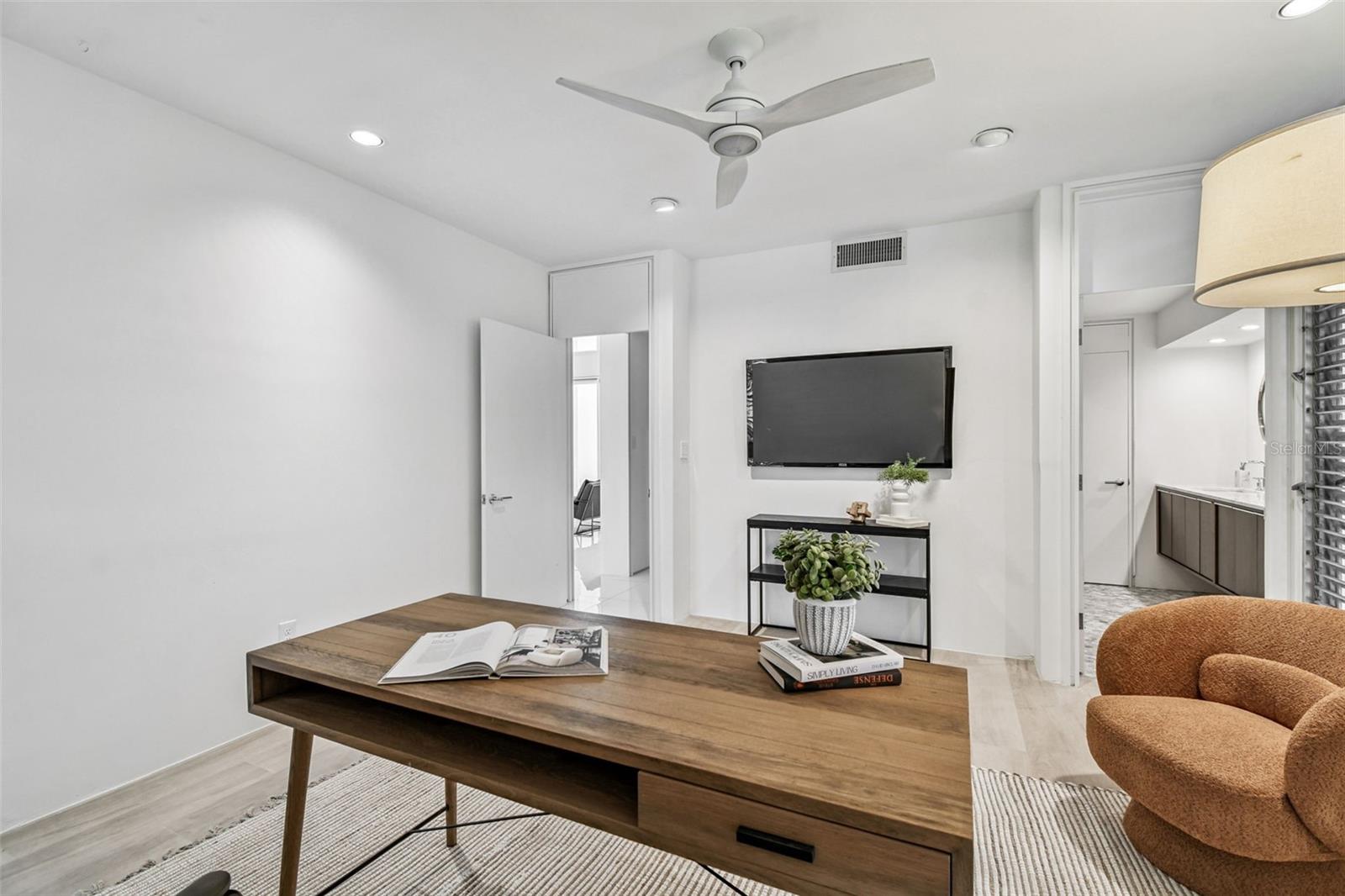 DAVIS ISLANDS PB10 PG52 TO 57 - Residential