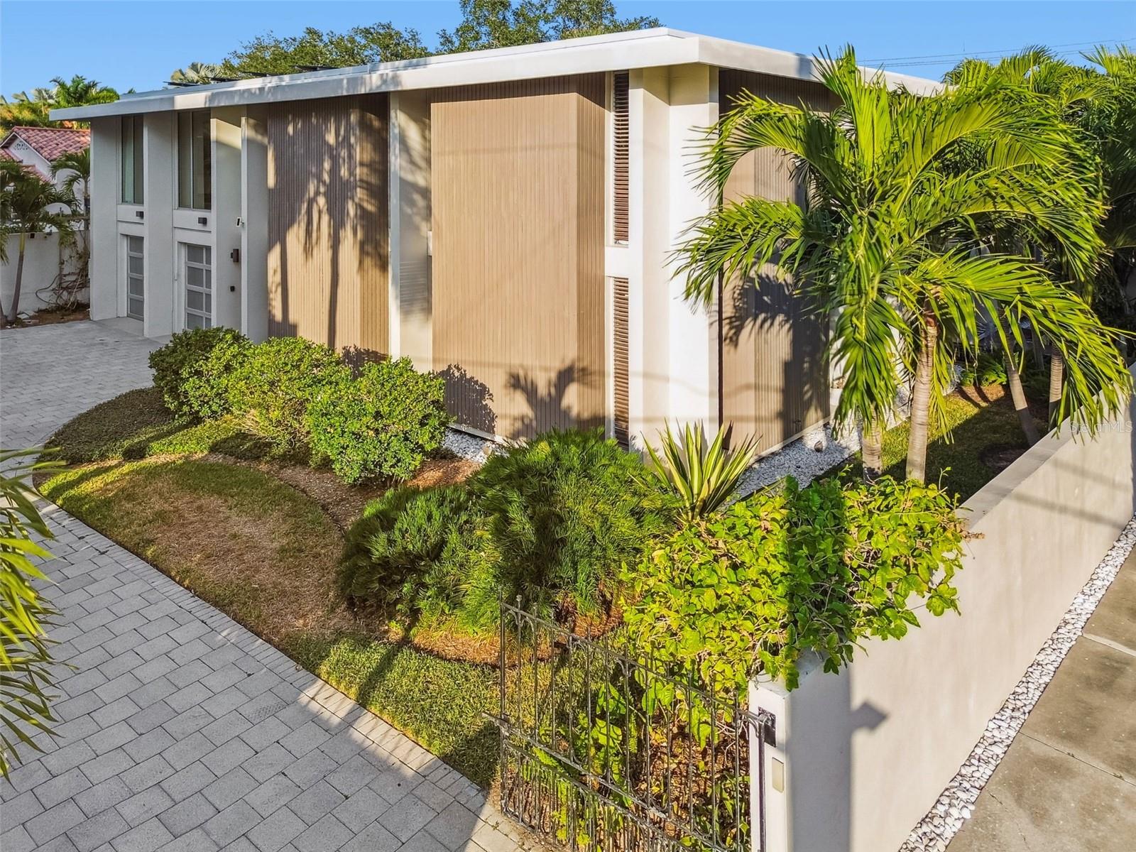 DAVIS ISLANDS PB10 PG52 TO 57 - Residential