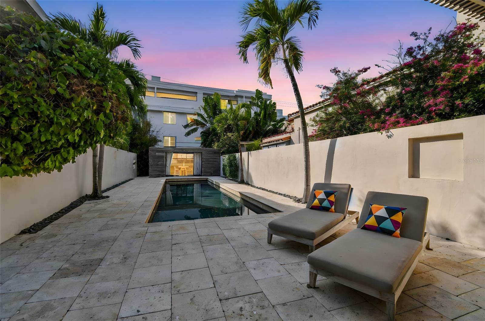 DAVIS ISLANDS PB10 PG52 TO 57 - Residential