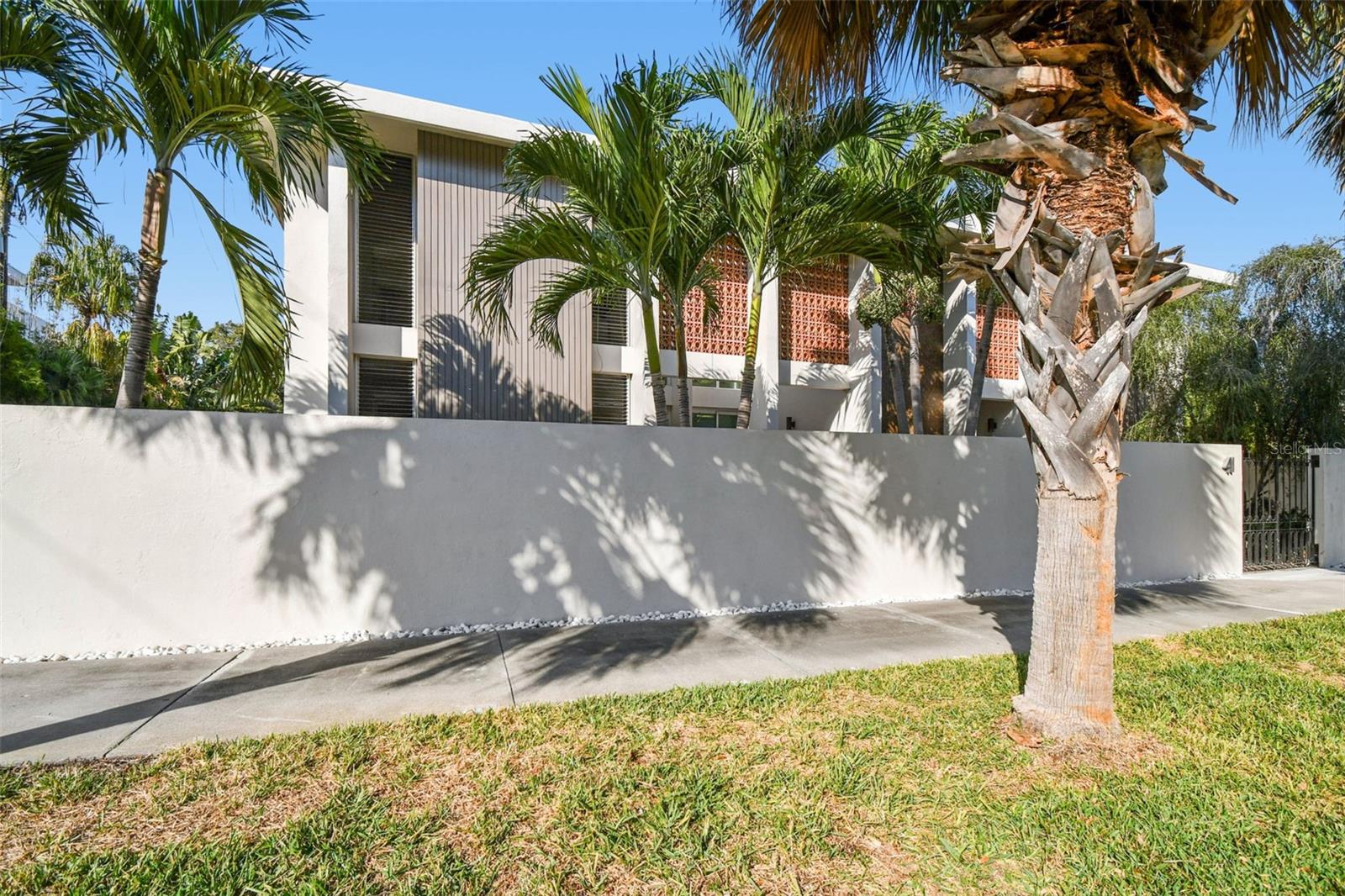 DAVIS ISLANDS PB10 PG52 TO 57 - Residential