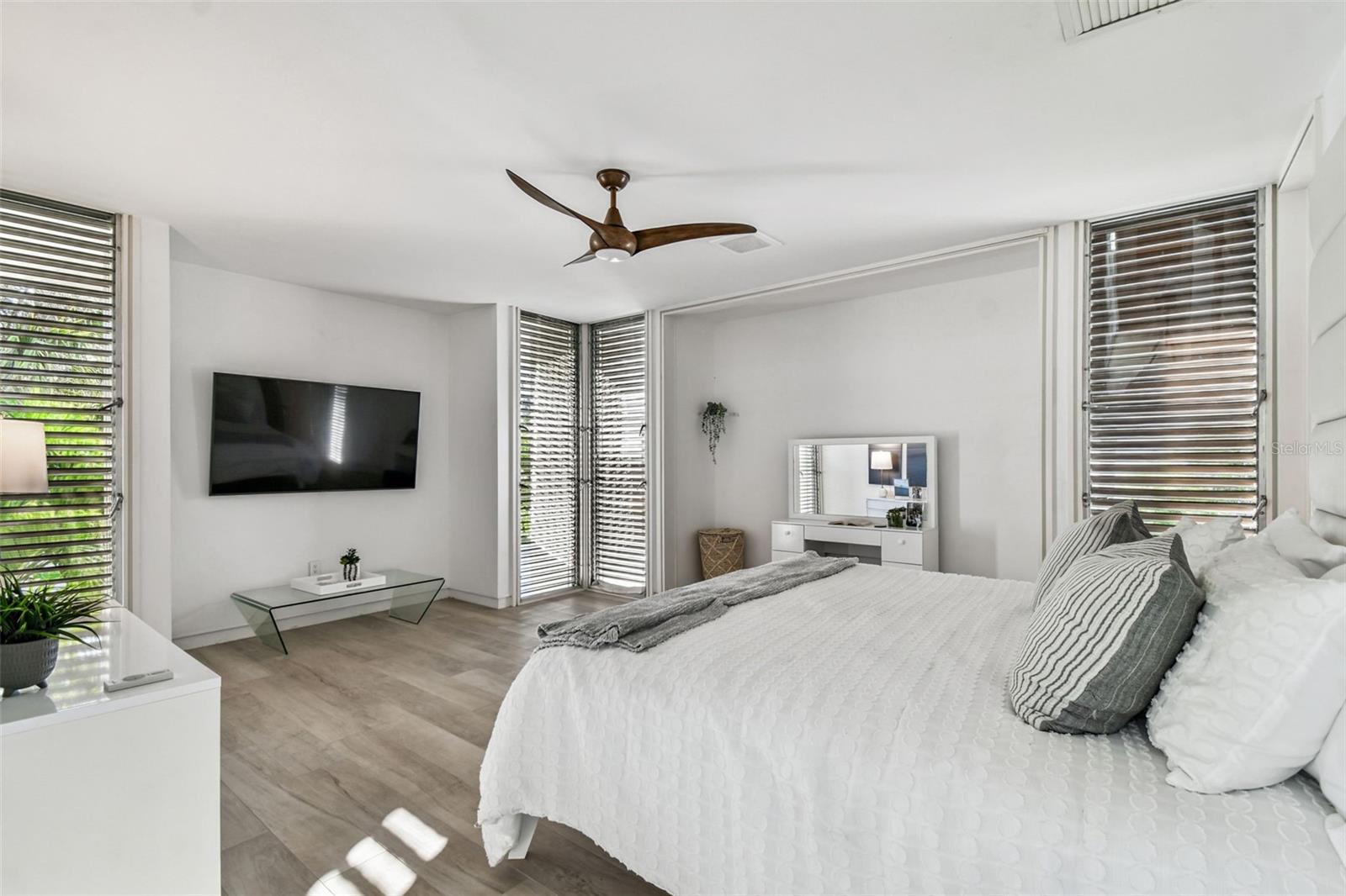 DAVIS ISLANDS PB10 PG52 TO 57 - Residential