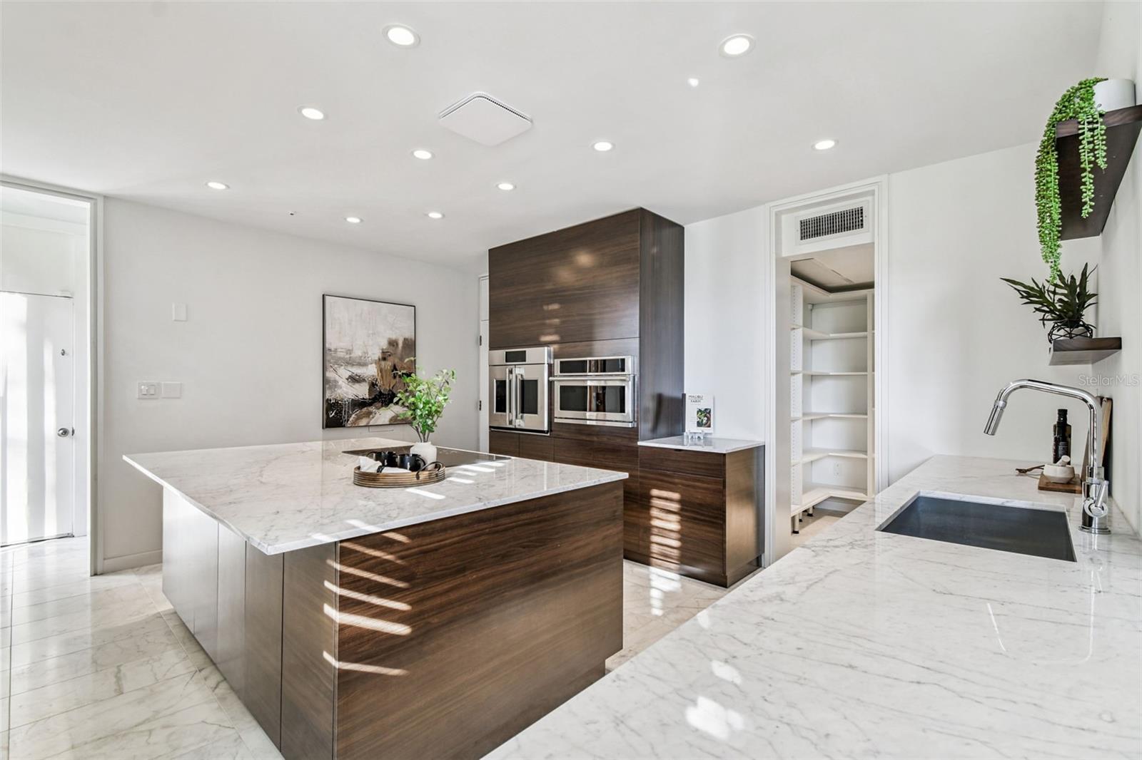 DAVIS ISLANDS PB10 PG52 TO 57 - Residential