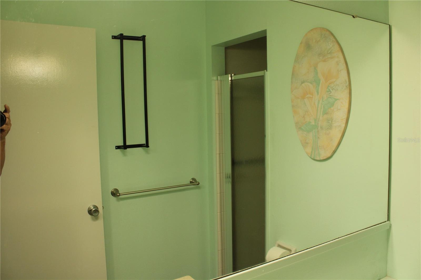 OAKWOOD VILLAS SEC A - Residential Lease