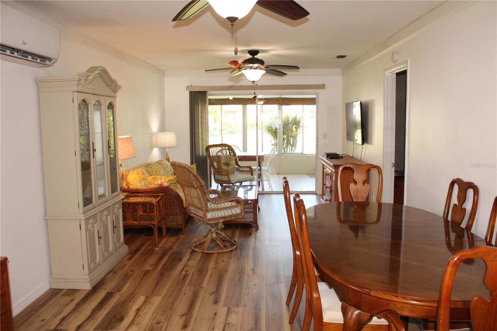 OAKWOOD VILLAS SEC A - Residential Lease