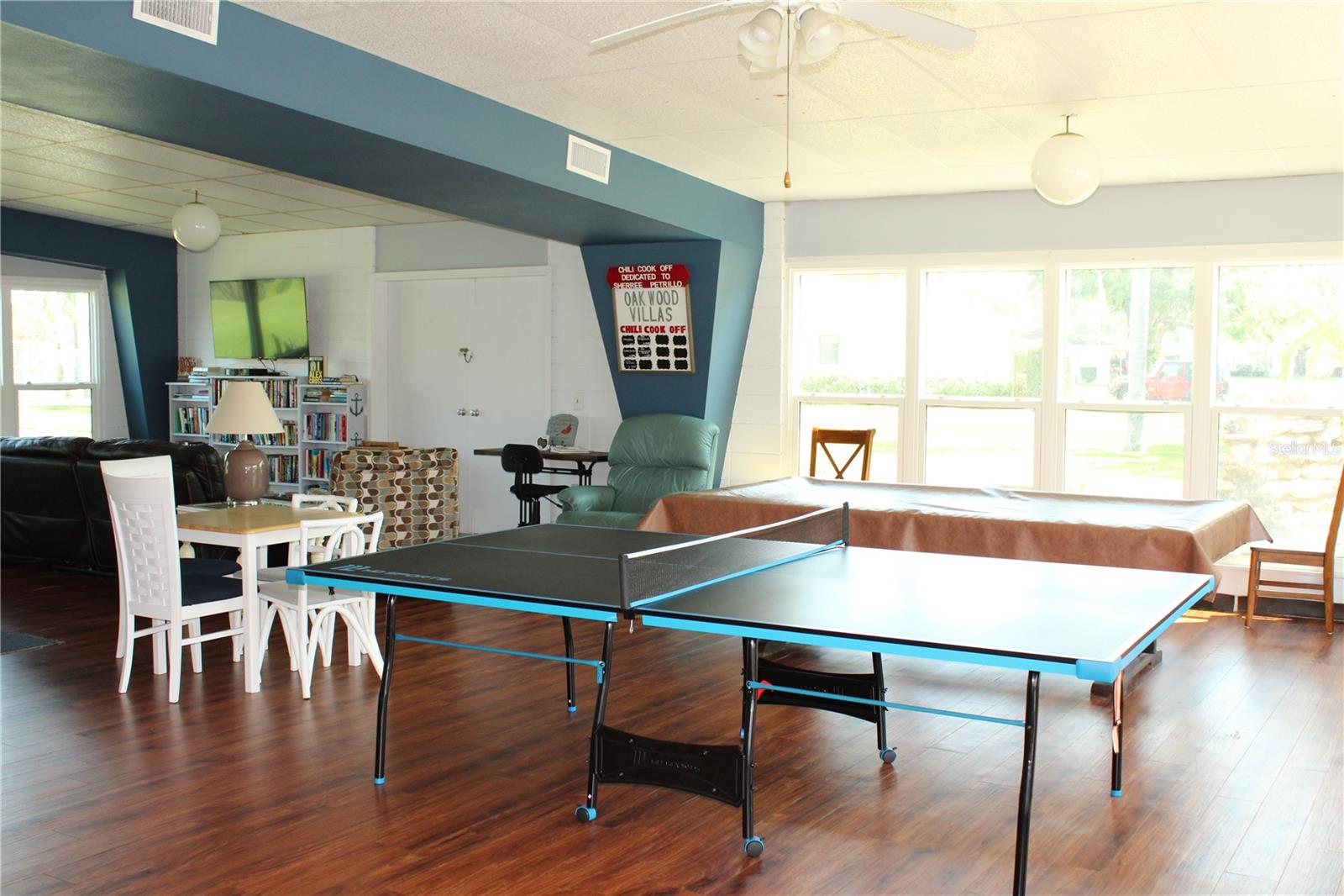 OAKWOOD VILLAS SEC A - Residential Lease