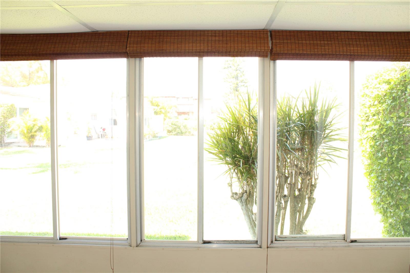 OAKWOOD VILLAS SEC A - Residential Lease