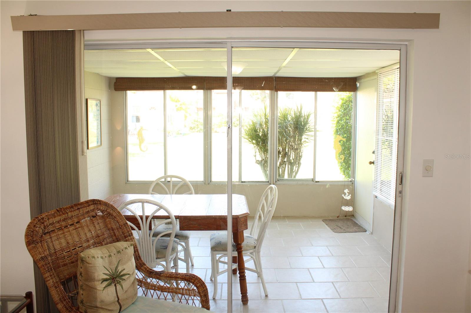 OAKWOOD VILLAS SEC A - Residential Lease