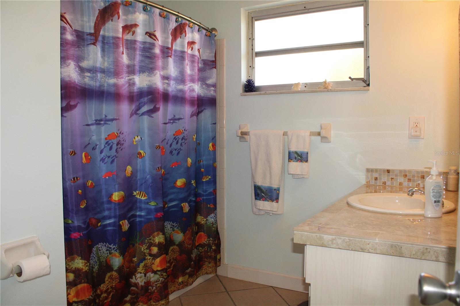 OAKWOOD VILLAS SEC A - Residential Lease