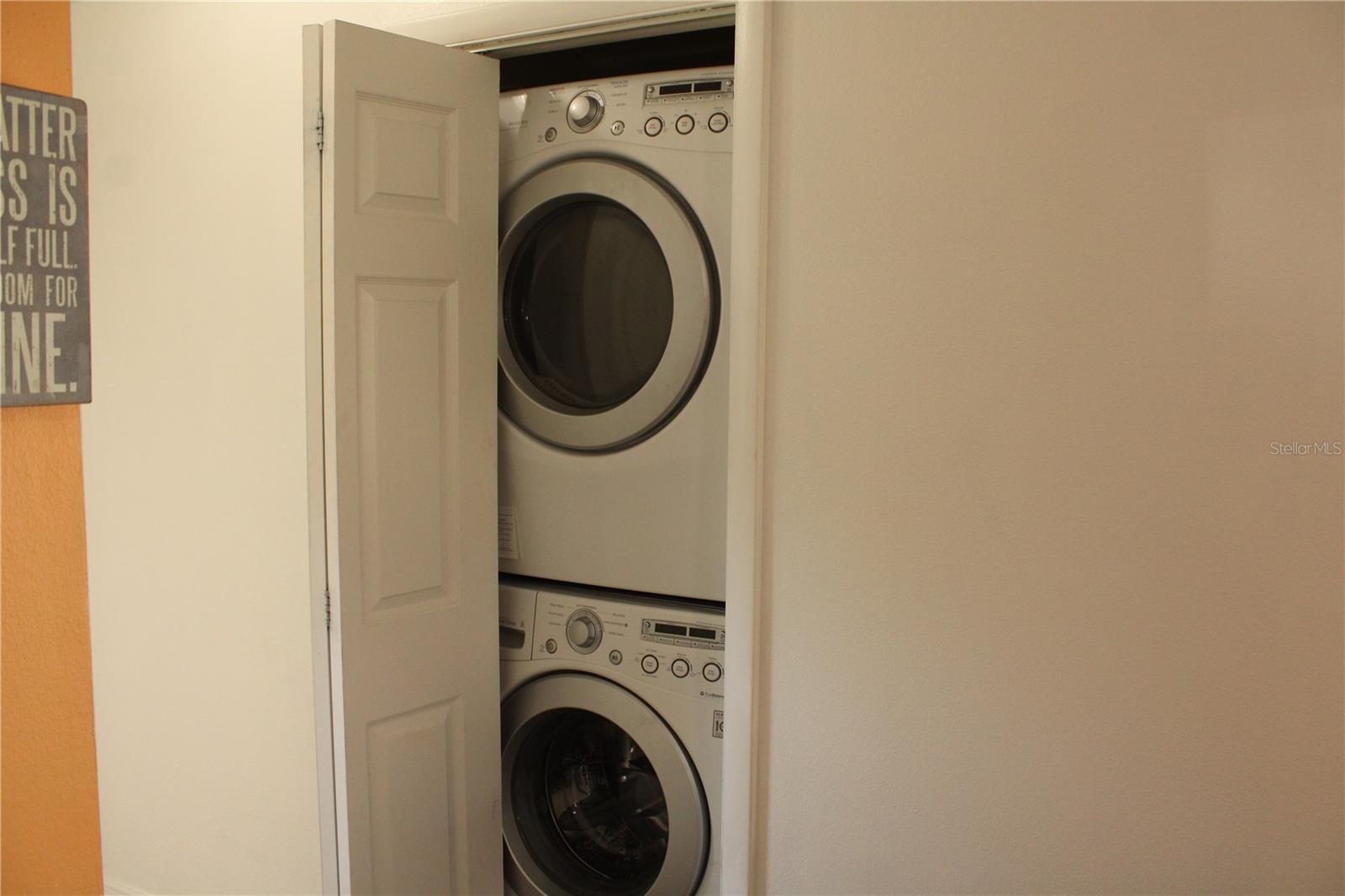 OAKWOOD VILLAS SEC A - Residential Lease