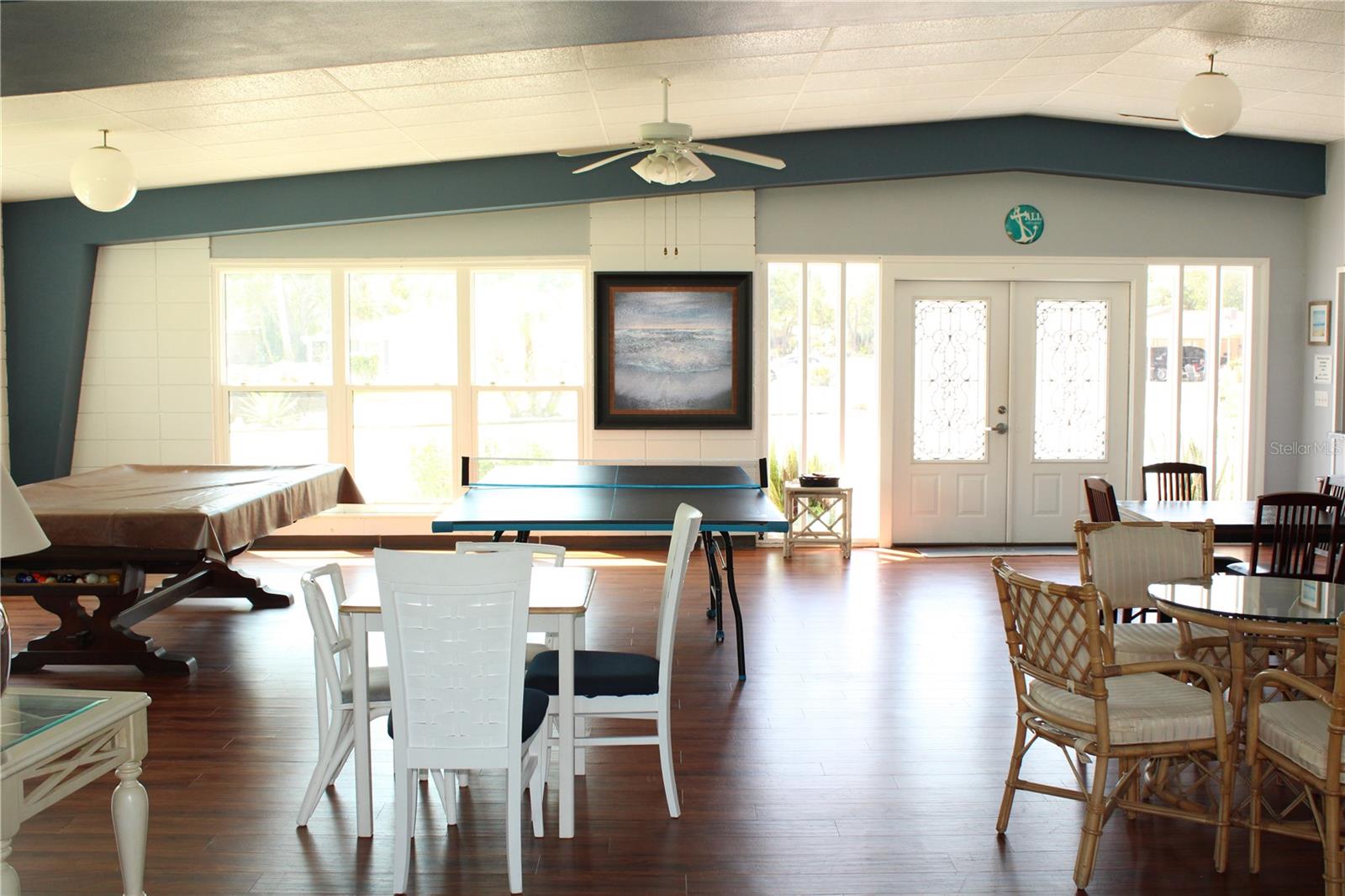 OAKWOOD VILLAS SEC A - Residential Lease