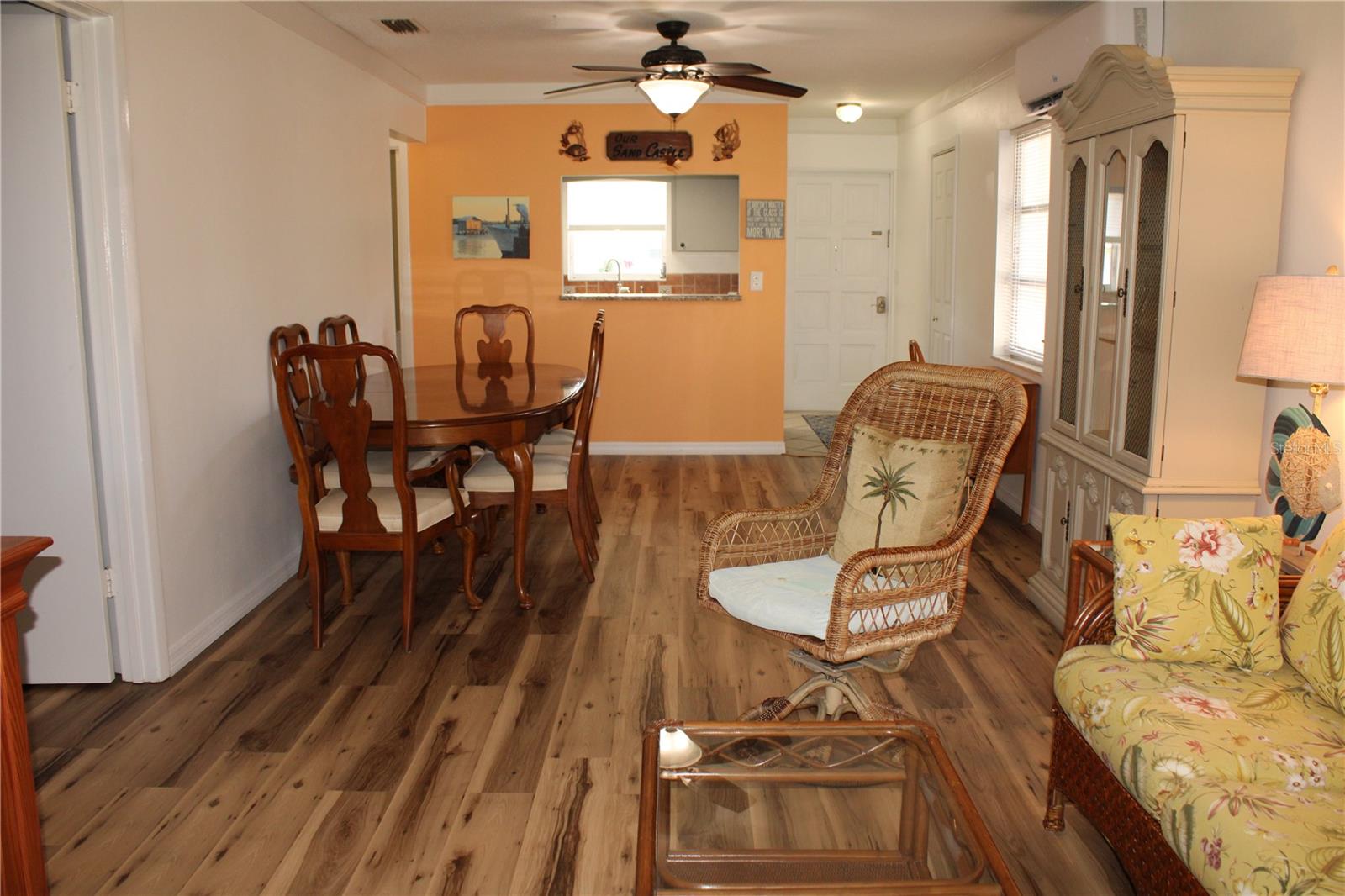 OAKWOOD VILLAS SEC A - Residential Lease