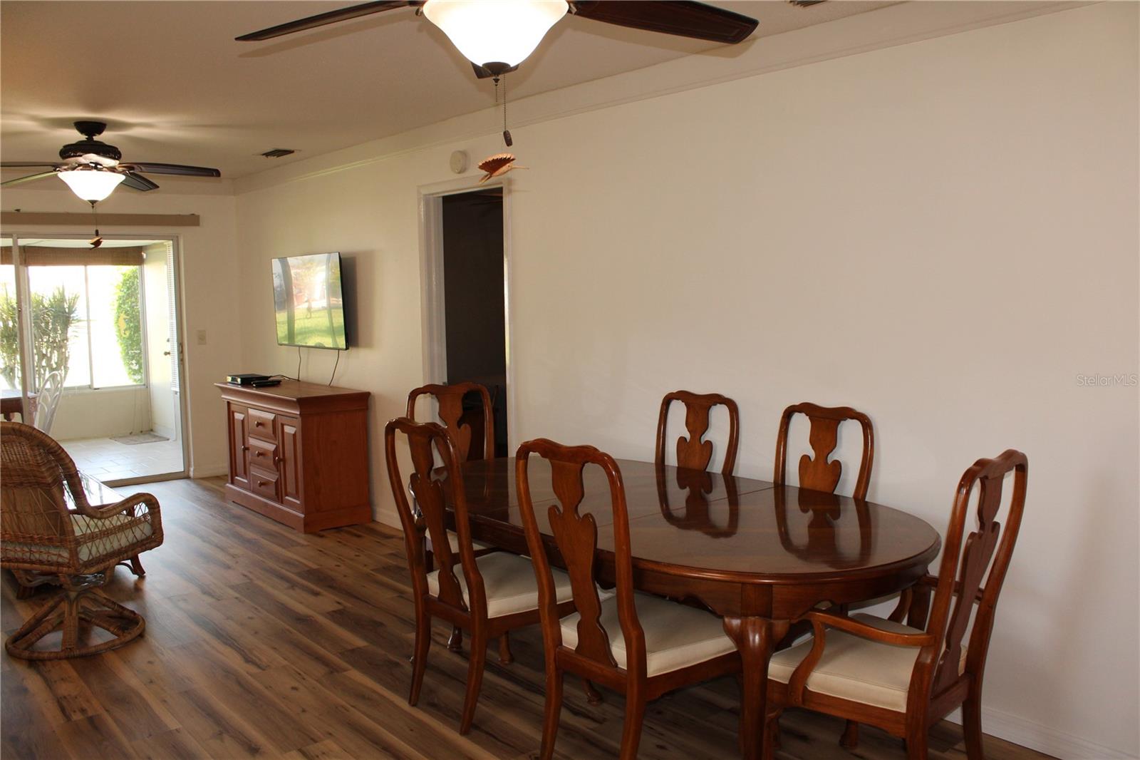 OAKWOOD VILLAS SEC A - Residential Lease