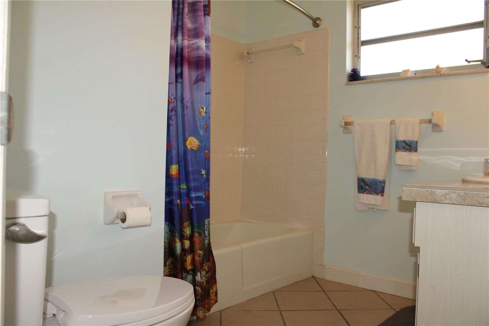 OAKWOOD VILLAS SEC A - Residential Lease