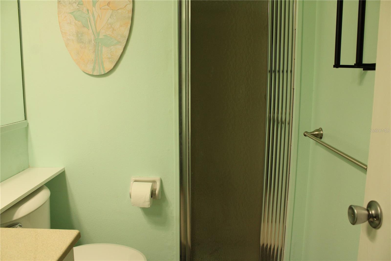 OAKWOOD VILLAS SEC A - Residential Lease