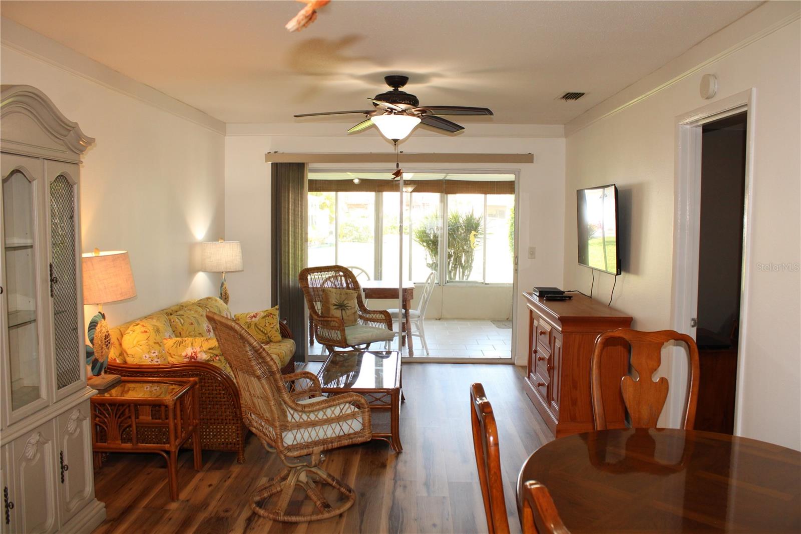 OAKWOOD VILLAS SEC A - Residential Lease