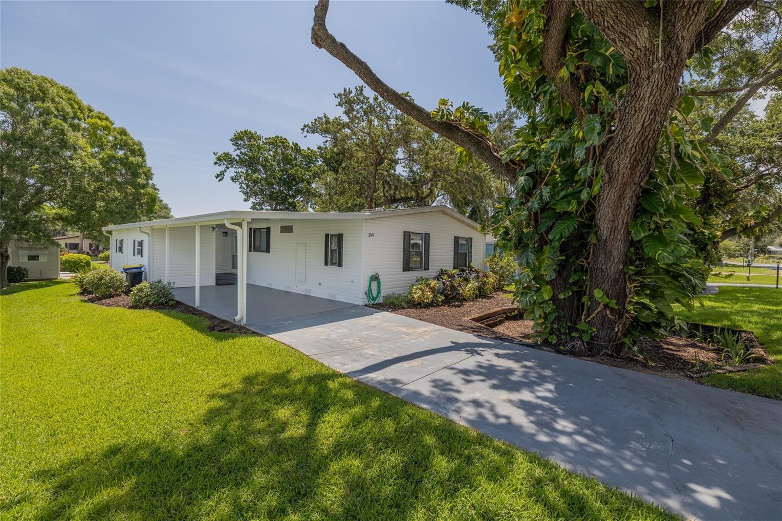 209 SCHOONER AVENUE