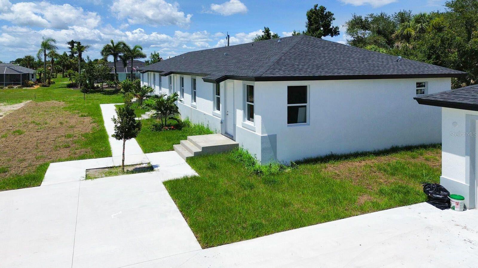 Discover your ideal home in this newly built house! This property offers beautiful finishes in every corner, providing a comfortable environment with 3 spacious bedrooms perfect for rest and privacy, and 2 full bathrooms with modern and functional design. This house is not just a place to live, but a space to create unforgettable memories.