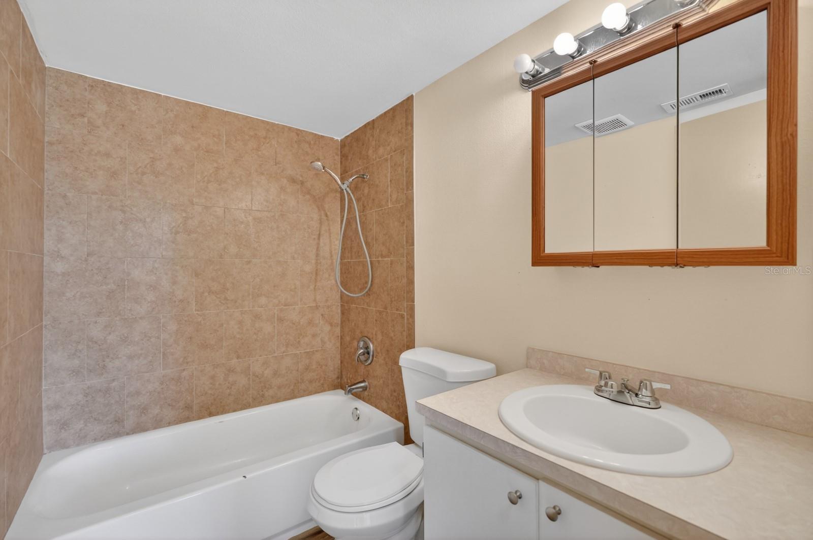 CEDAR HIGHLAND UNIT 01 - Residential