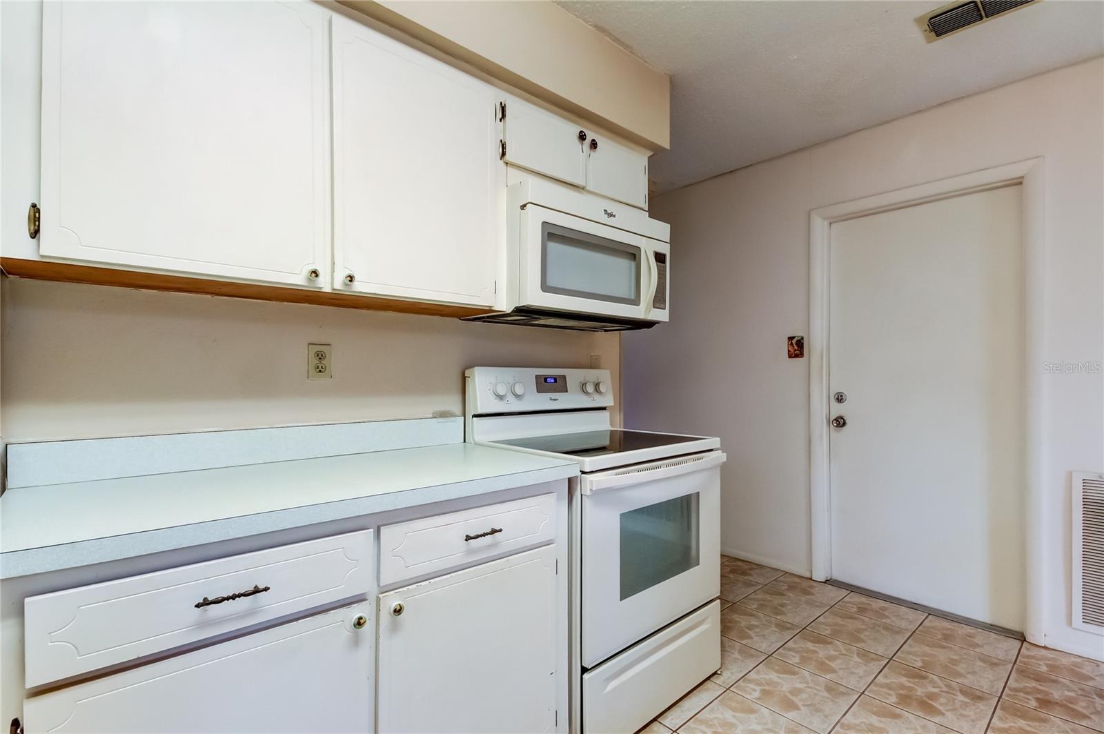 ANCHORAGE OF TARPON LAKE UNIT ONE THE - Residential