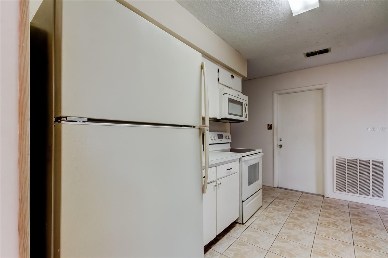 ANCHORAGE OF TARPON LAKE UNIT ONE THE - Residential