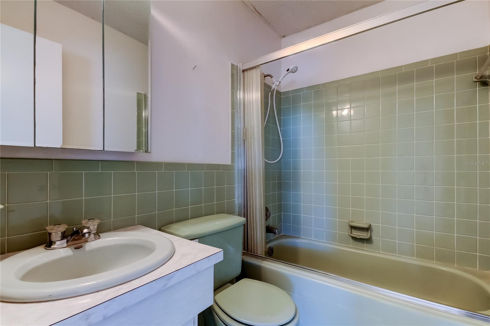 ANCHORAGE OF TARPON LAKE UNIT ONE THE - Residential