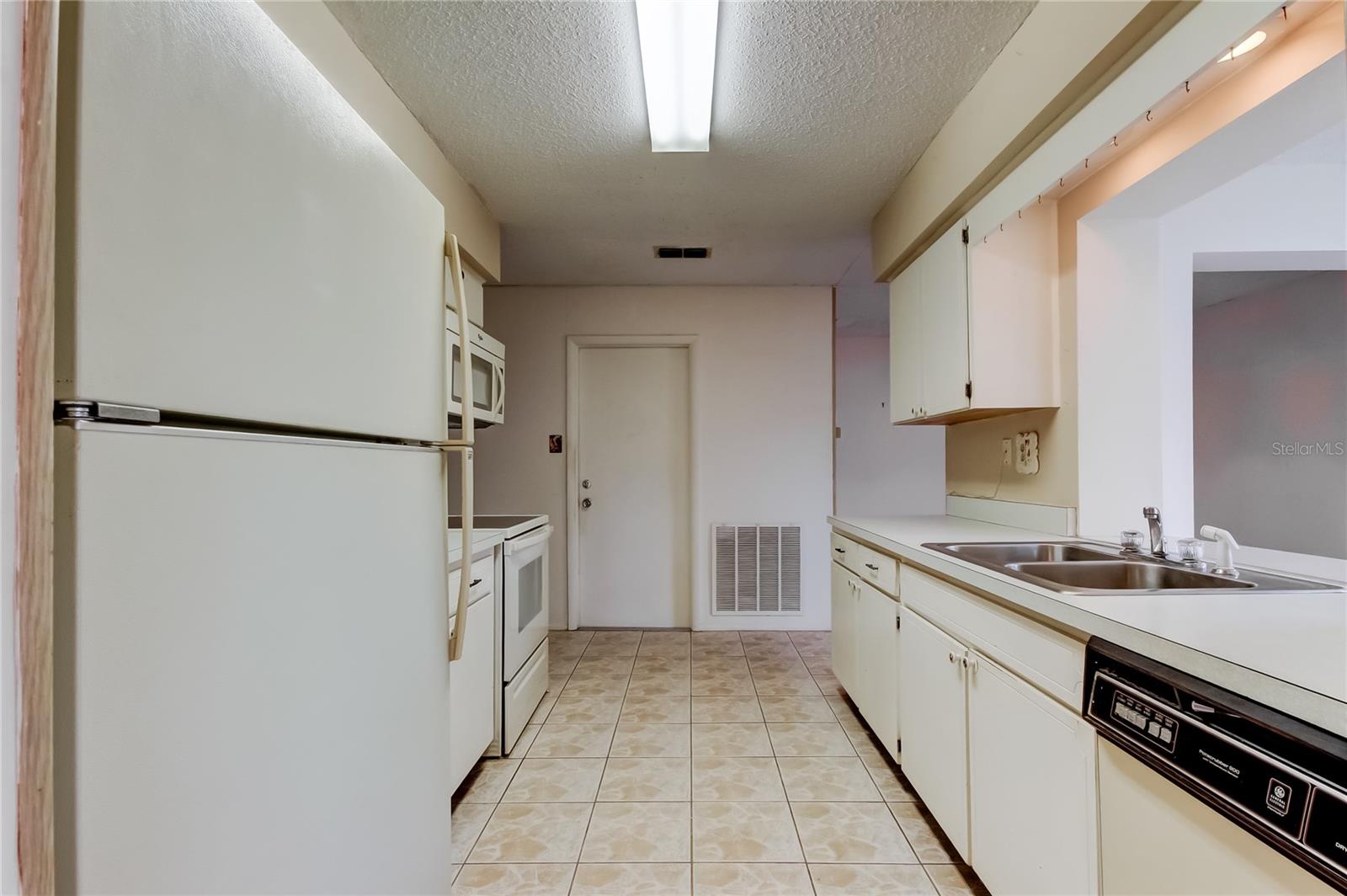 ANCHORAGE OF TARPON LAKE UNIT ONE THE - Residential