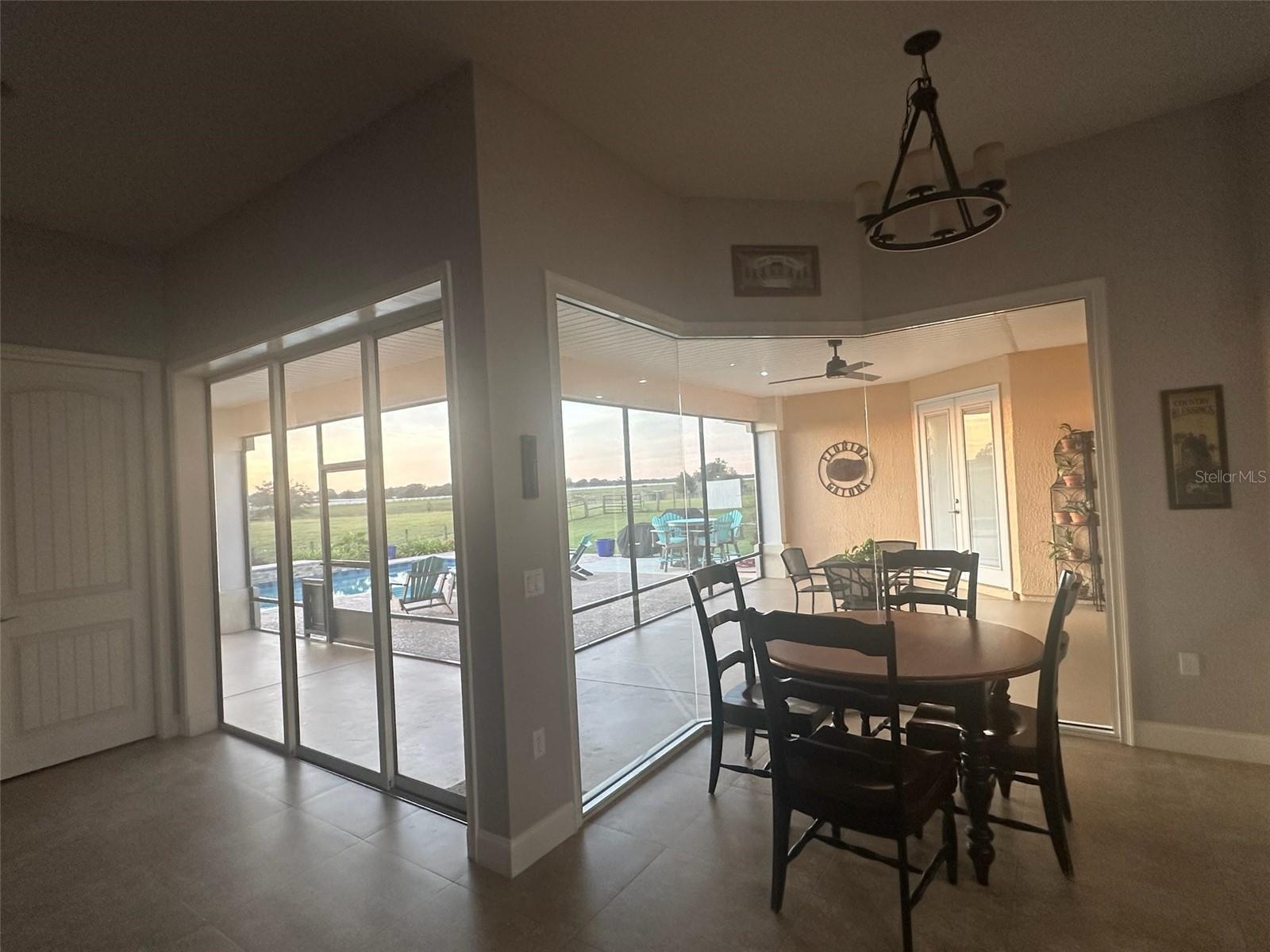 COUNTRY HILL FARMS - Residential