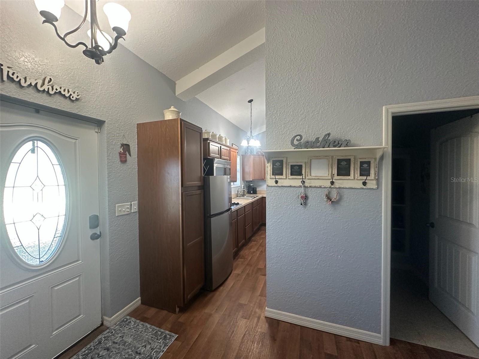 COUNTRY HILL FARMS - Residential