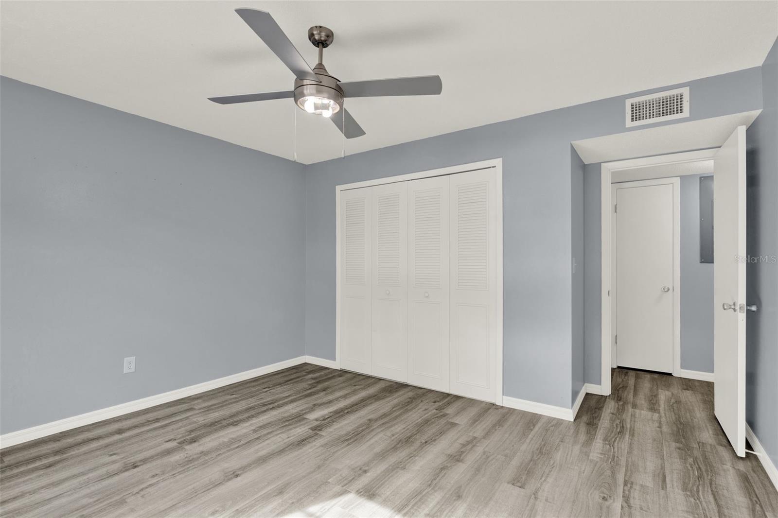 CLERMONT SUNNYSIDE UNIT - Residential Lease