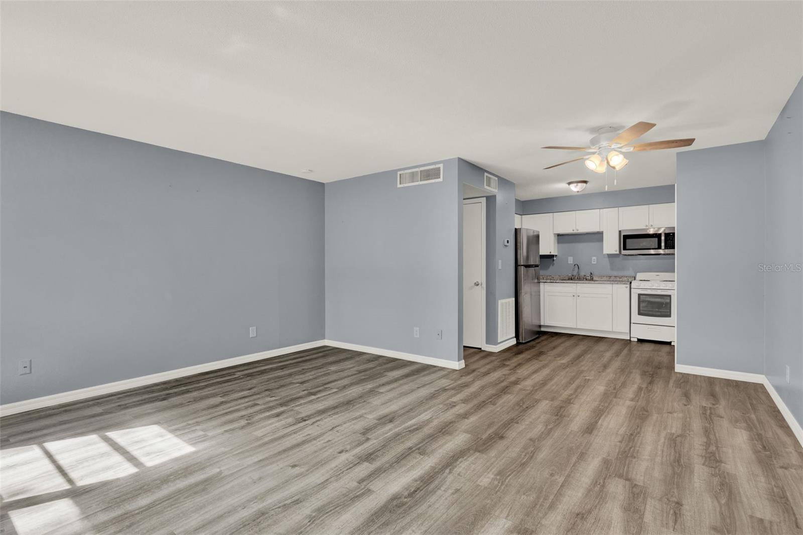 CLERMONT SUNNYSIDE UNIT - Residential Lease