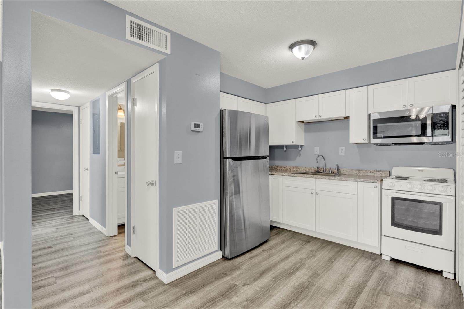 CLERMONT SUNNYSIDE UNIT - Residential Lease