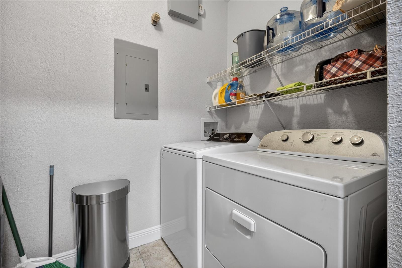 CRESCENT PLACE AT LAKE LOTUS CONDO - Residential