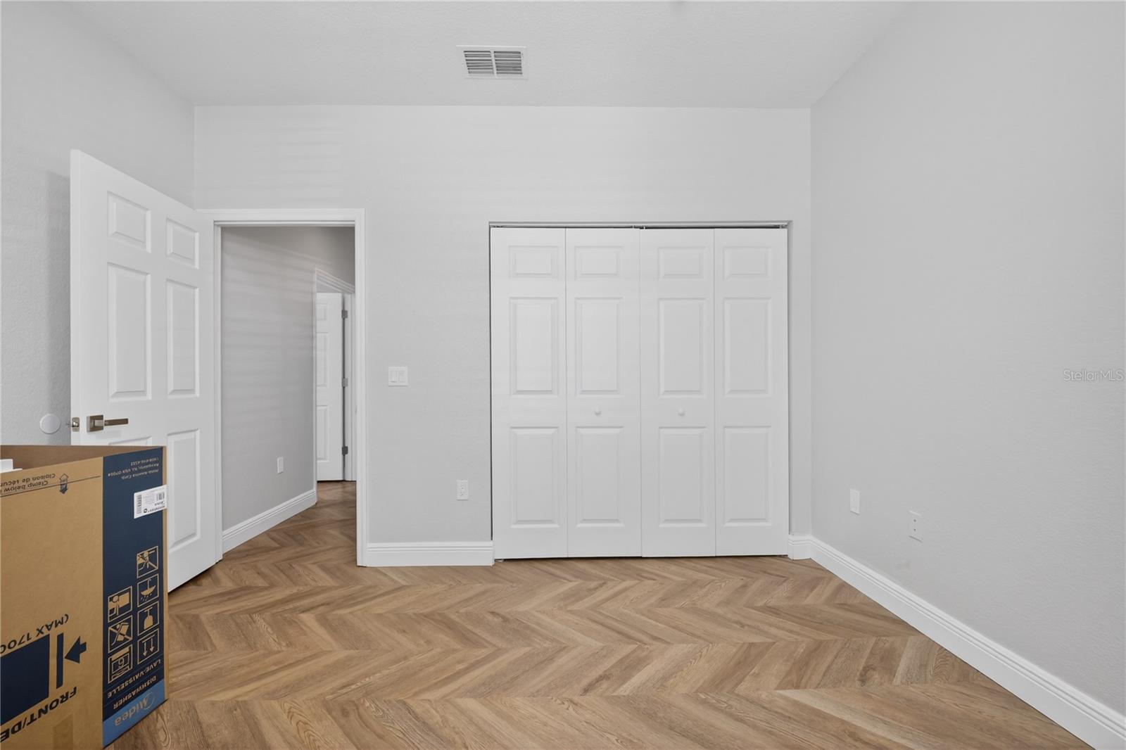 CRESCENT PLACE AT LAKE LOTUS CONDO - Residential