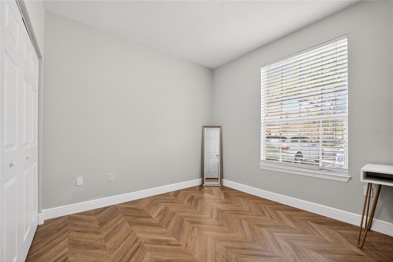 CRESCENT PLACE AT LAKE LOTUS CONDO - Residential