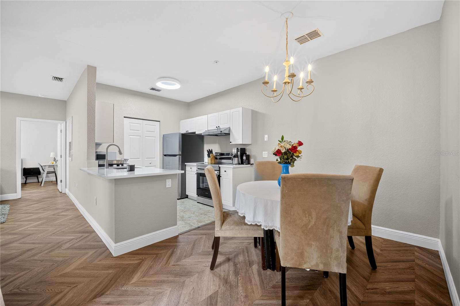 CRESCENT PLACE AT LAKE LOTUS CONDO - Residential