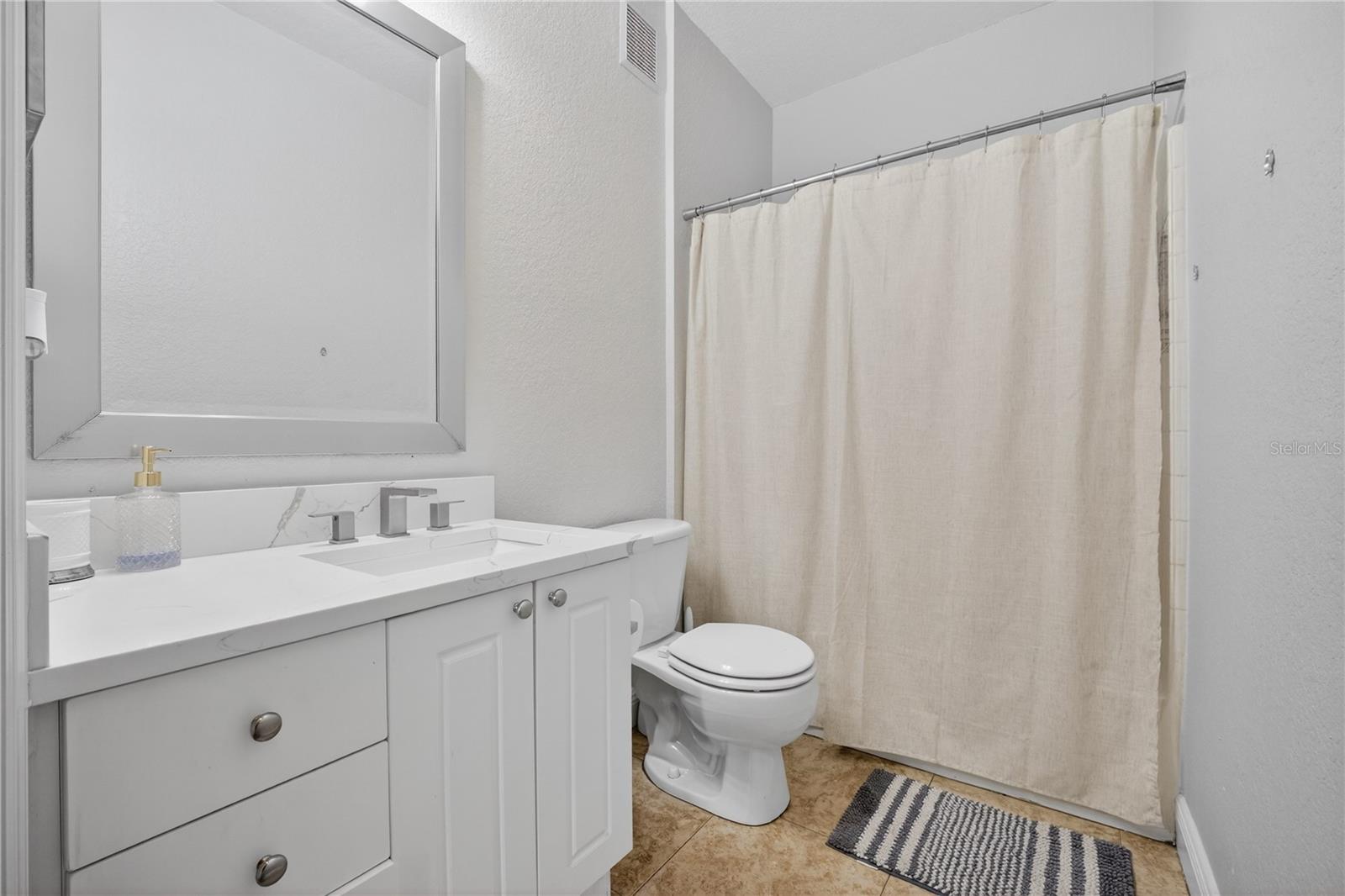 CRESCENT PLACE AT LAKE LOTUS CONDO - Residential