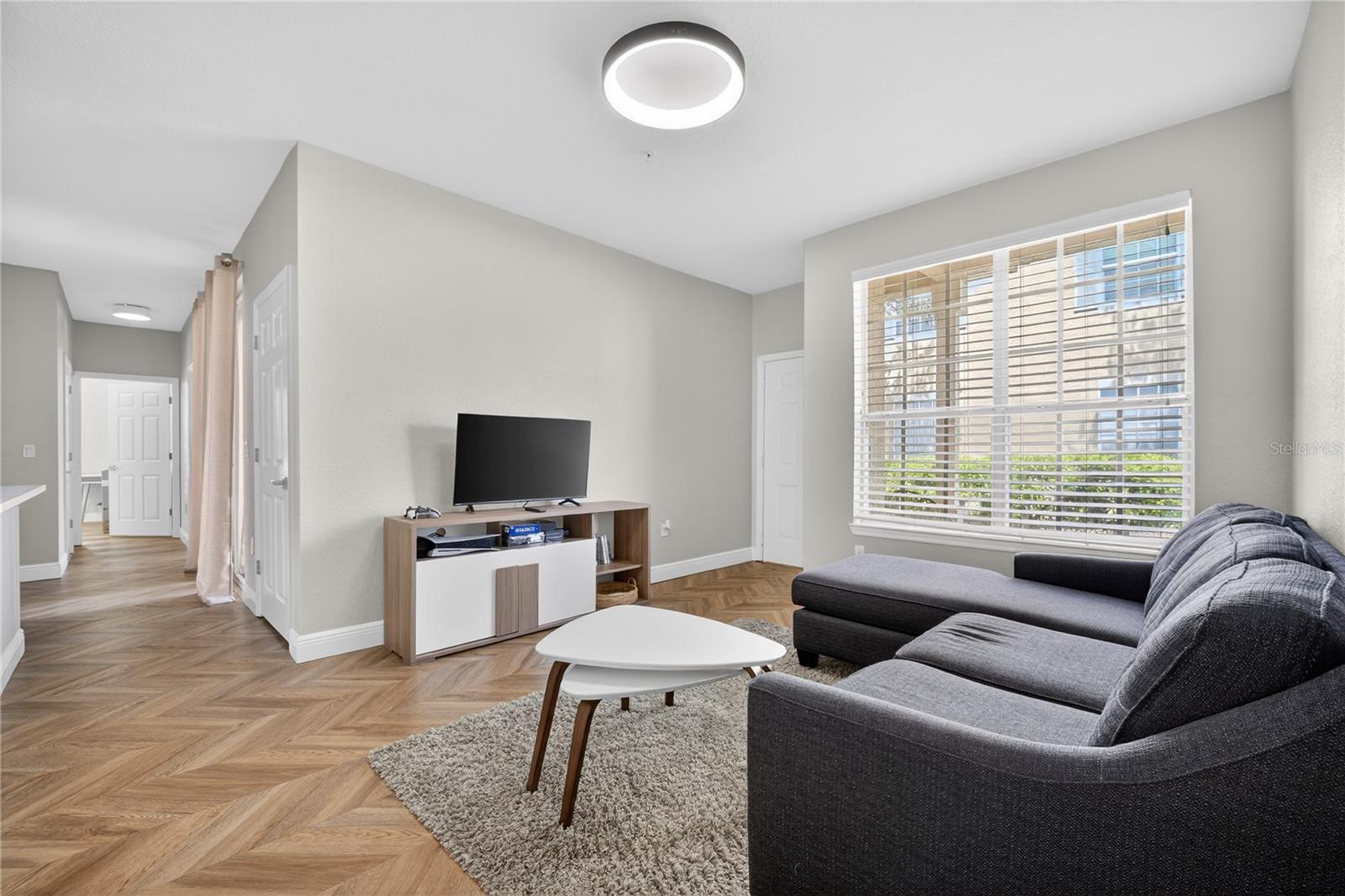 CRESCENT PLACE AT LAKE LOTUS CONDO - Residential