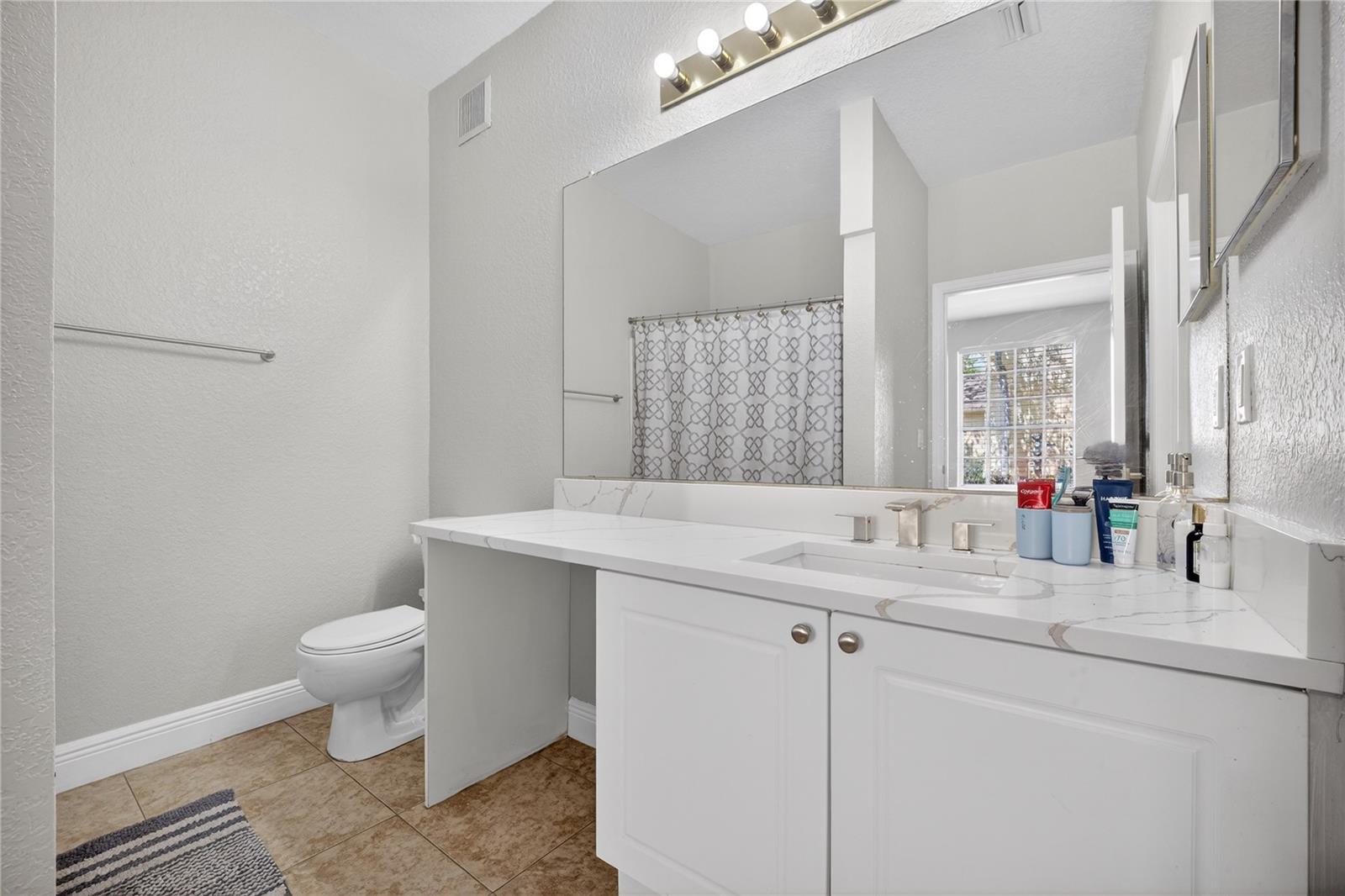 CRESCENT PLACE AT LAKE LOTUS CONDO - Residential