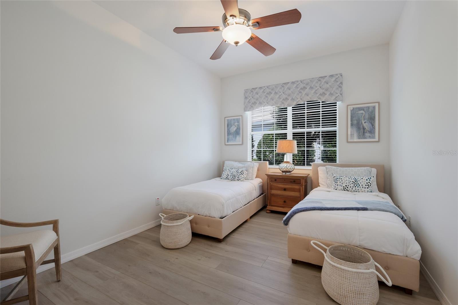 COUNTRY CLUB EAST AT LAKEWD RNCH QQ1 2B - Residential