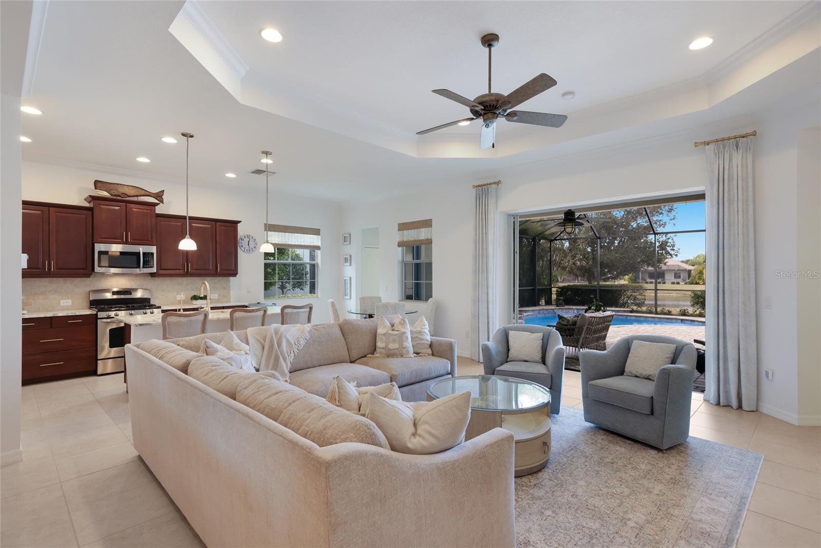 COUNTRY CLUB EAST AT LAKEWD RNCH QQ1 2B - Residential