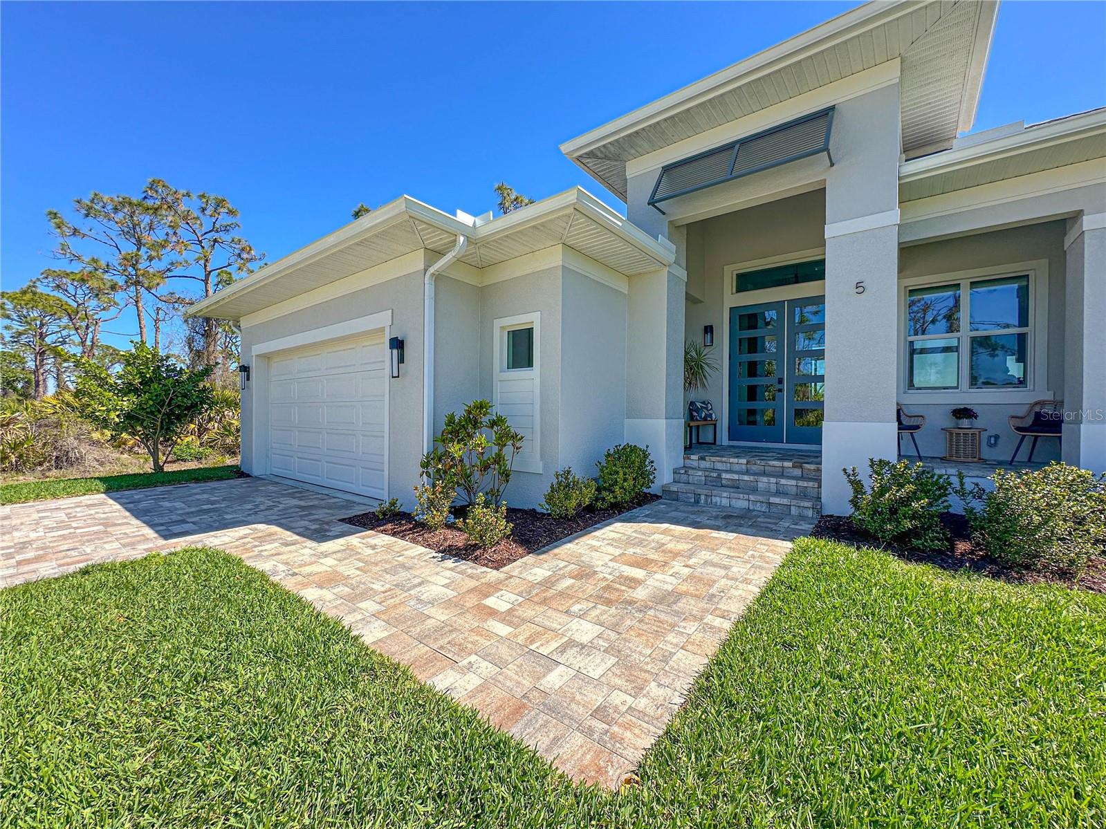 5 REEF COURT