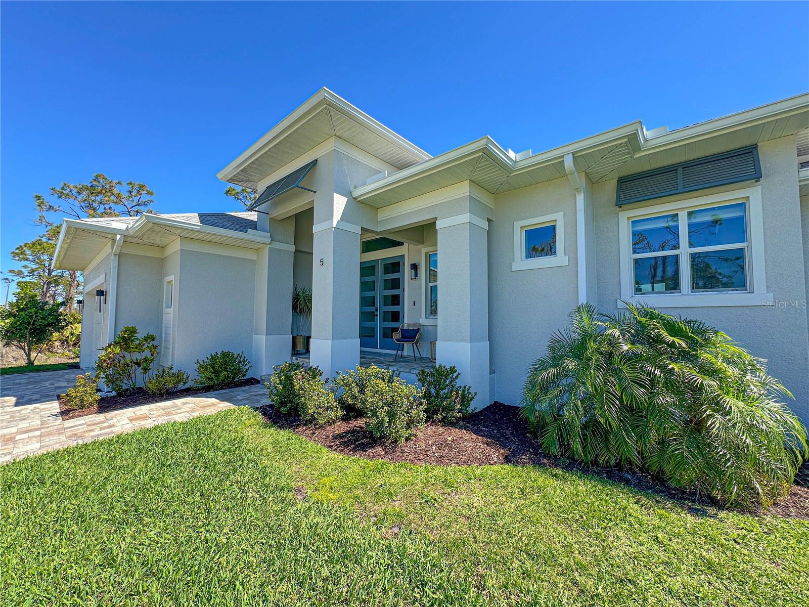 5 REEF COURT