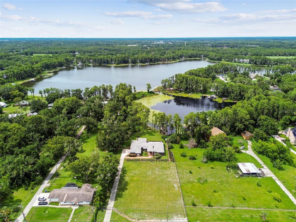 Photo of 515 W Lutz Lake Fern Road, Lutz, FL 33548 (MLS # TB8405653)